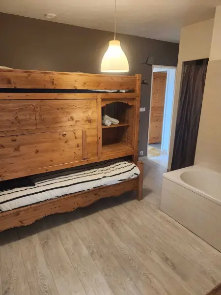 Maison avec piscine privée et cheminée à Arenthon, 10 personnes : photo 27