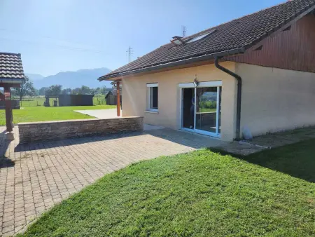 Maison avec piscine privée et cheminée à Arenthon, 10 personnes : photo 38
