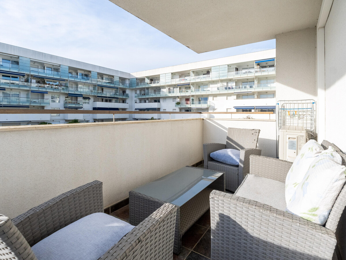 Appartement lumineux 2 ch, terrasse vue piscine à Roses - Photo 3