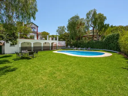 Villa spacieuse avec piscine, jardin et barbecue, idéale pour familles et amis à Malaga - Photo 1