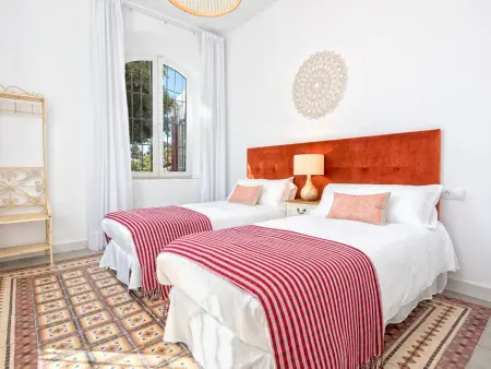 Villa spacieuse avec piscine, jardin et barbecue, idéale pour familles et amis à Malaga - Photo 15