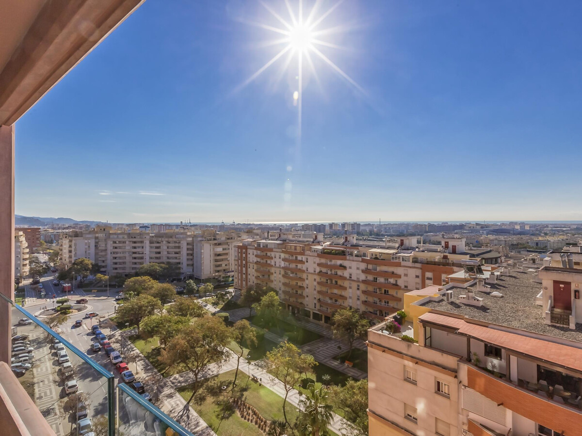 Appartement 100 m² Málaga : 3 chambres, terrasse, piscine - Photo 4