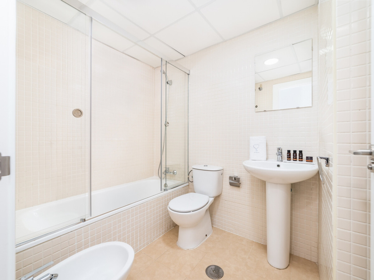 Appartement T3 rénové 100 m² avec terrasse, Málaga centre - Photo 21