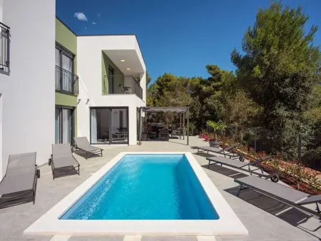 Villa Flavia, maison 4 chambres avec piscine à Medulin : photo 2