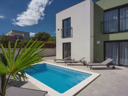 Villa Flavia, maison 4 chambres avec piscine à Medulin : photo 3