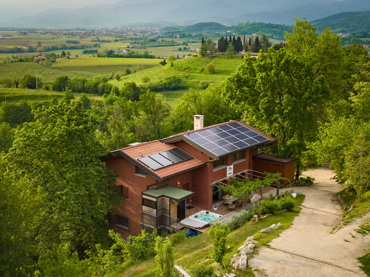 Villa Ronco Albina – Maison 180 m² avec spa privé - Photo 1