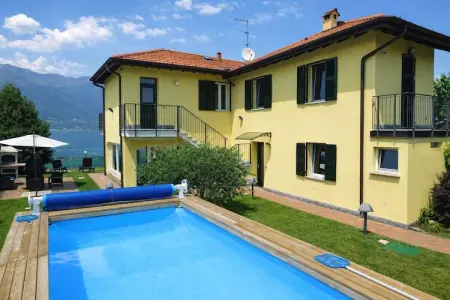 Location maison à Porto Valtravaglia, Maison de vacances à Porto Valtravaglia pour 8