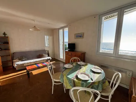 Appartement T2 balcon vue mer 180° à La Forêt-Fouesnant : photo 2