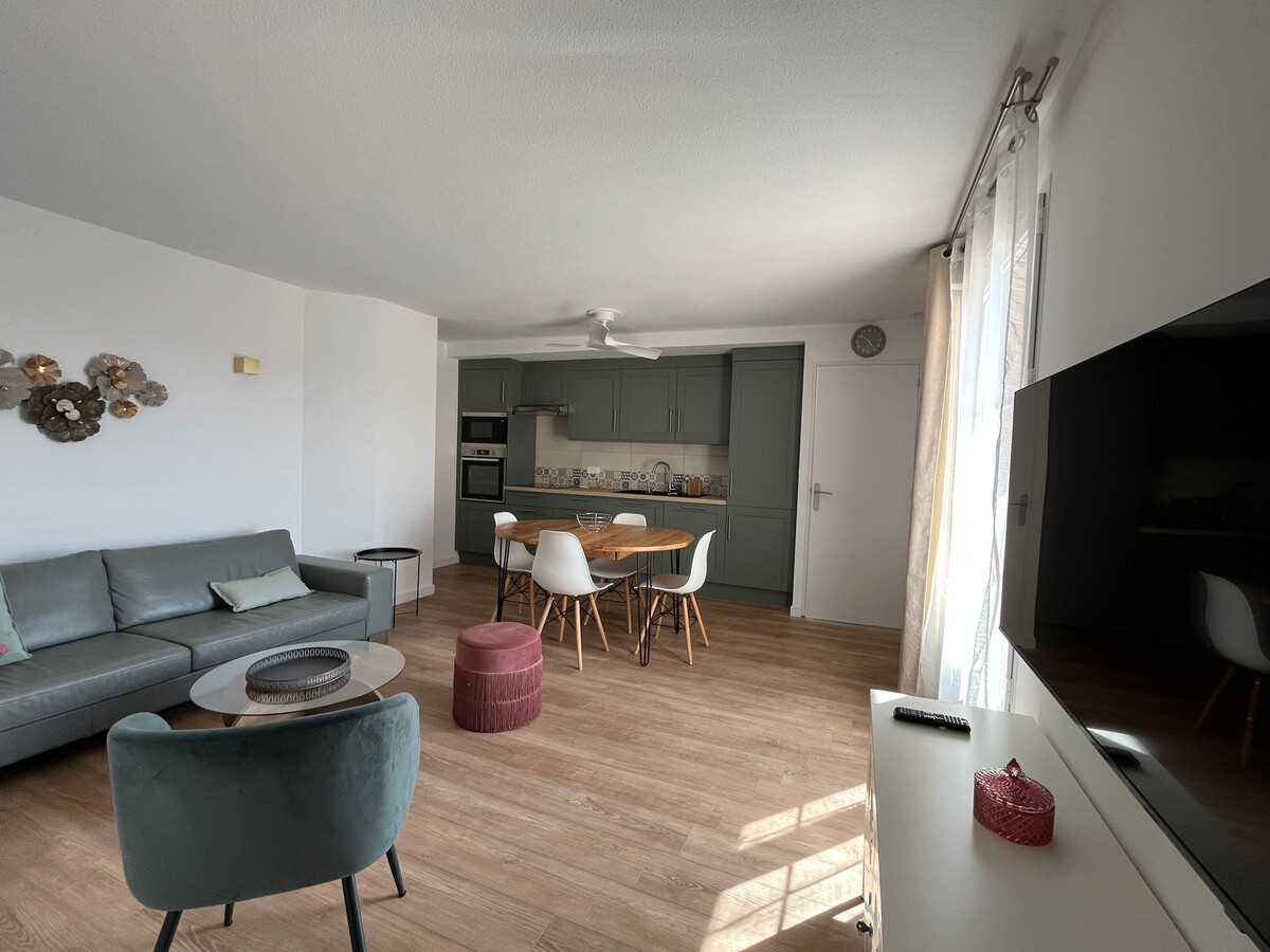 T3 rénové près des Thermes avec balcon et piscine - Photo 1