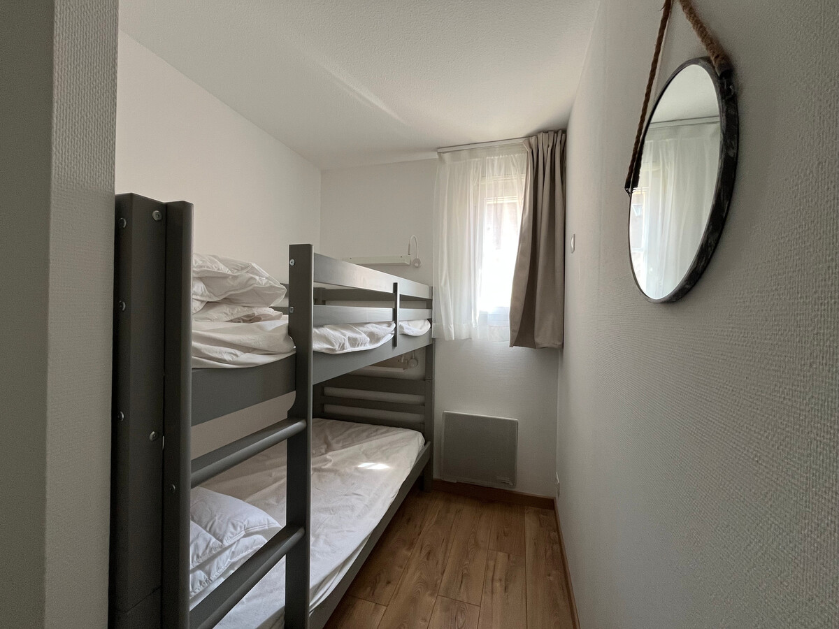 T3 rénové près des Thermes avec balcon et piscine - Photo 6