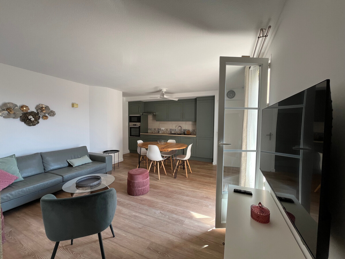 T3 rénové près des Thermes avec balcon et piscine - Photo 12