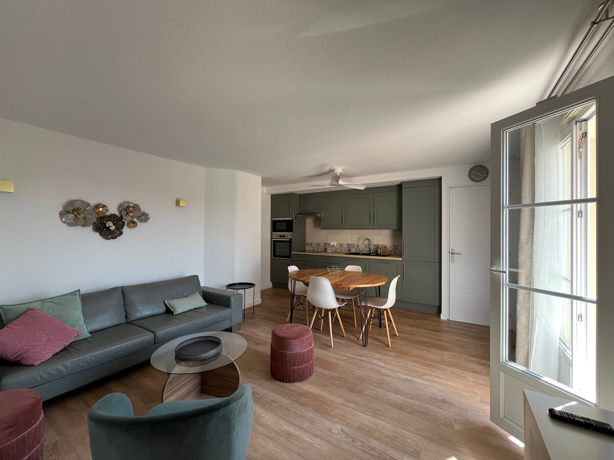 T3 rénové près des Thermes avec balcon et piscine - Photo 13