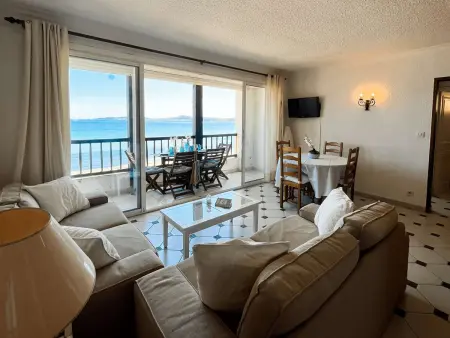 Appartement 4 pièces balcon vue golfe, plage directe : photo 3