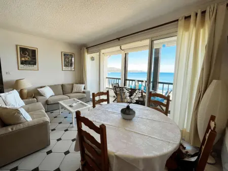 Appartement 4 pièces balcon vue golfe, plage directe : photo 4