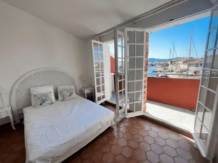 Maison rénovée Port Grimaud, 4 chambres, amarrage privé : photo 10