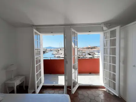 Maison rénovée Port Grimaud, 4 chambres, amarrage privé : photo 11
