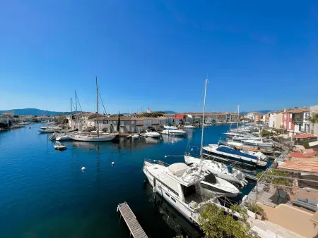 Maison rénovée Port Grimaud, 4 chambres, amarrage privé : photo 13
