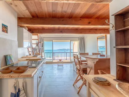 Location appartement à Port Grimaud, Studio lumineux avec climatisation et parking à Port Grimaud