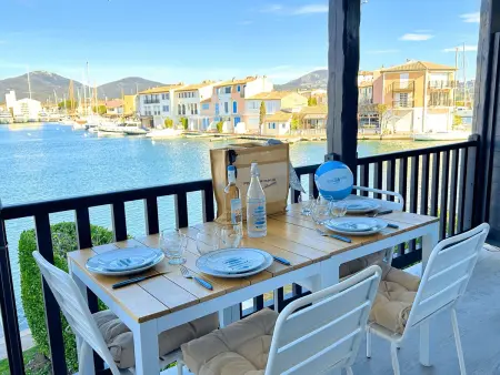 Location appartement à Port Grimaud, Appartement rénové avec climatisation et Internet, Port Grimaud