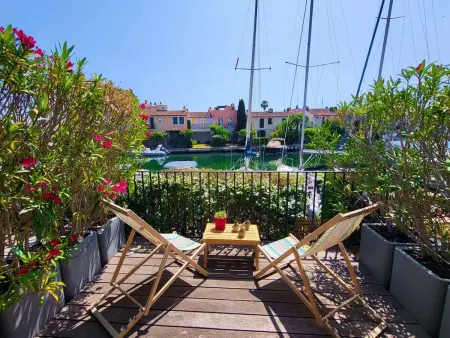 Location appartement à Port Grimaud, Appartement rénové avec Wi-Fi et clim à Port Grimaud