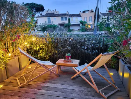 Appartement 2 pièces avec terrasse vue canaux à Port Grimaud : photo 8