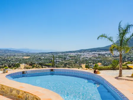 Location gite à Alhaurín el Grande, Maison de campagne pour 8 avec piscine privée et vues à Alhaurín el Grande