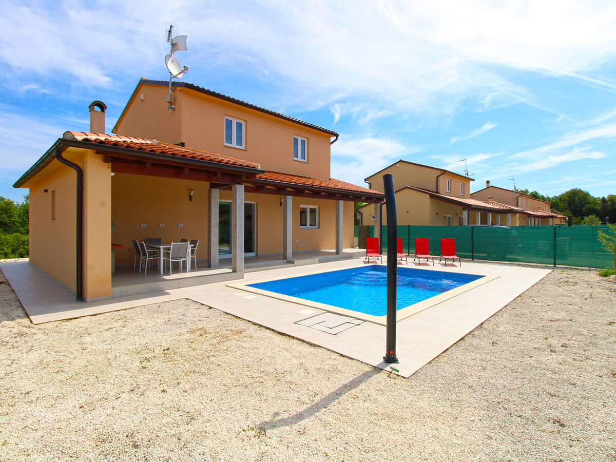 Maison 8 lits à Valbandon, 130m² avec piscine - Photo 1