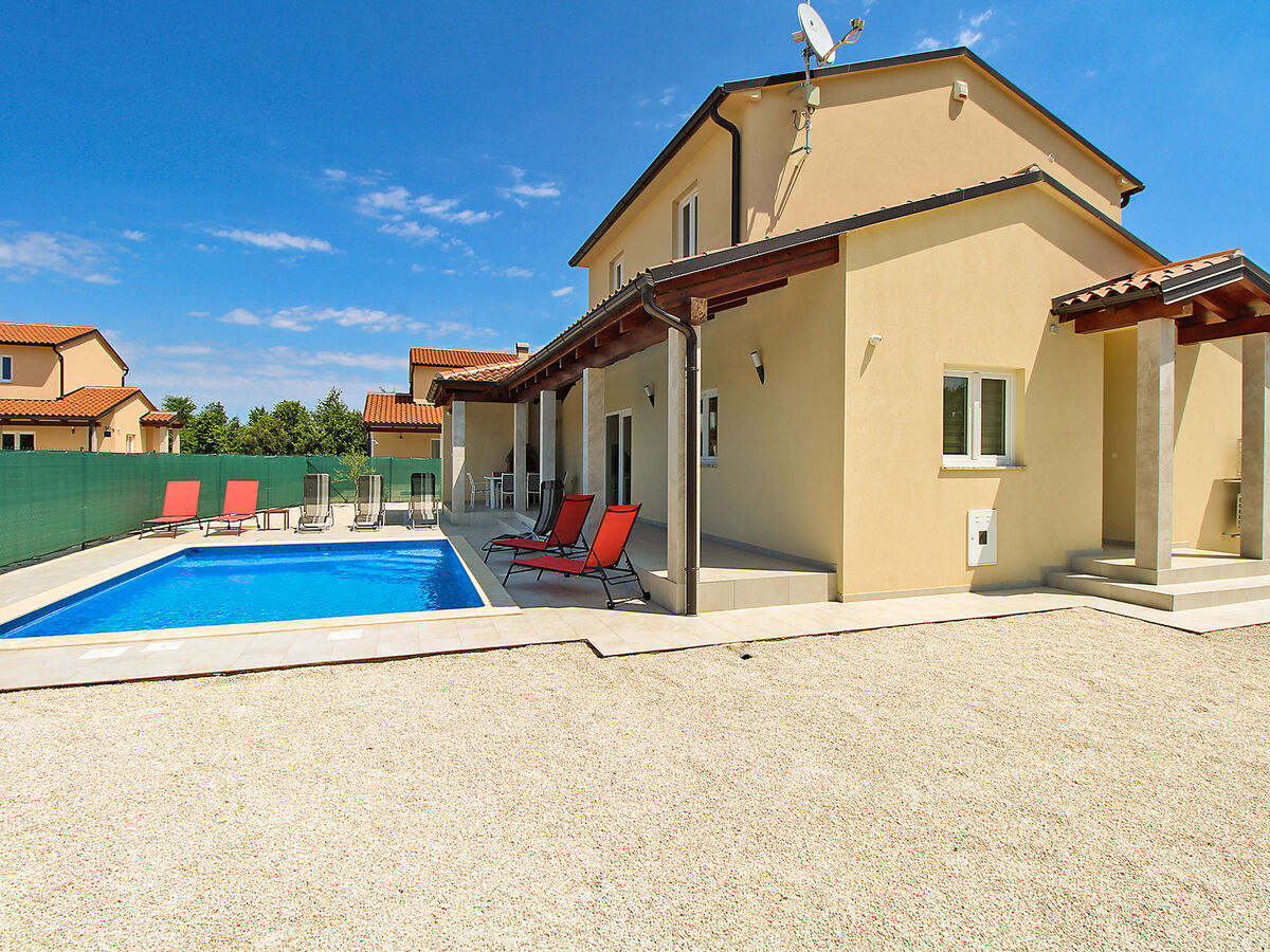 Maison 8 lits à Fažana, terrasse et barbecue - Photo 4