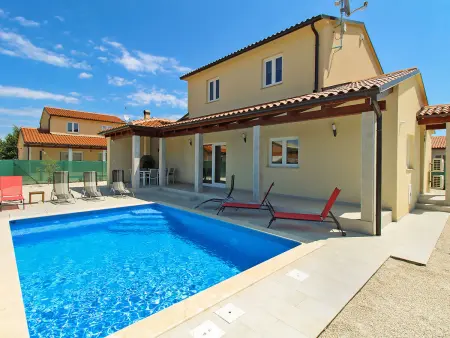 Maison 8 lits à Fažana, terrasse et barbecue