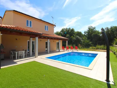 Maison 8 lits avec piscine privée à Fažana