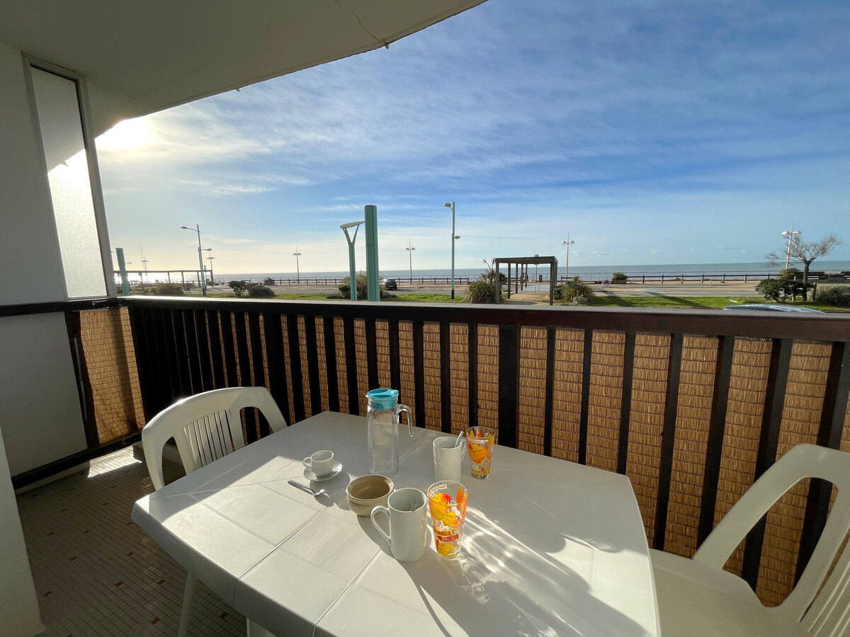 Studio 25m² rez-de-chaussée vue mer avec balcon - Photo 2