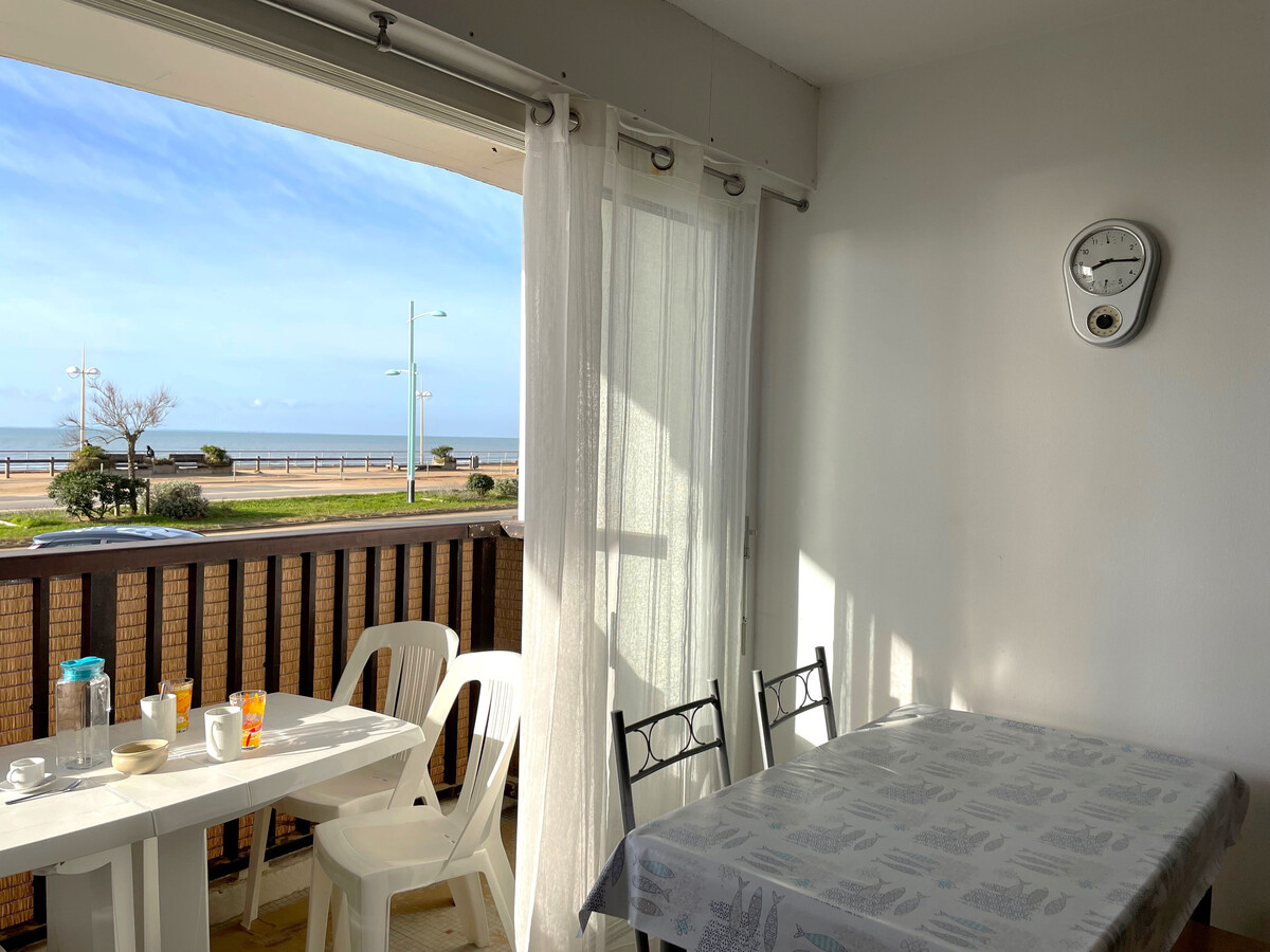 Studio 25m² rez-de-chaussée vue mer avec balcon - Photo 8