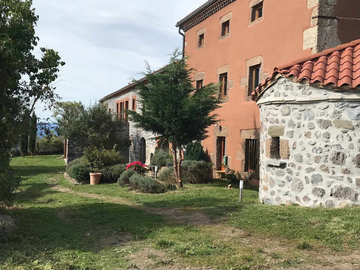 Gîte la Béraine à Saint-Bérain, ferme rénovée avec poêle à bois - Photo 2