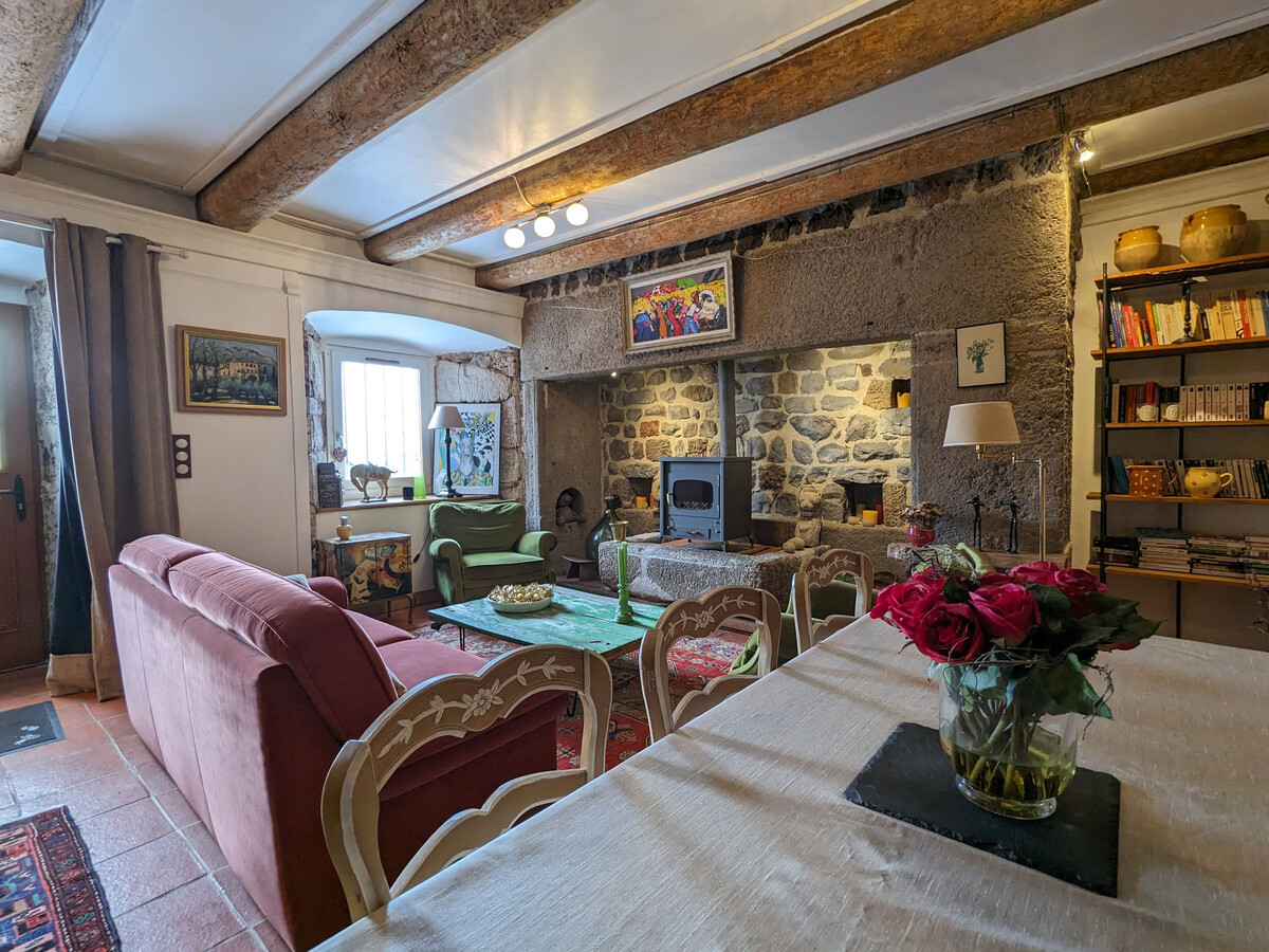 Gîte la Béraine à Saint-Bérain, ferme rénovée avec poêle à bois - Photo 10