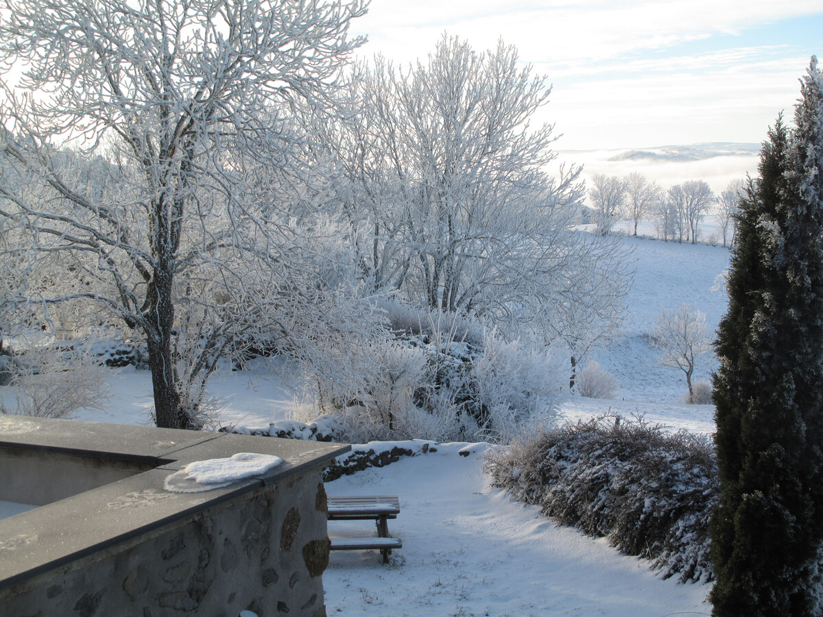 Gîte la Béraine à Saint-Bérain, ferme rénovée avec poêle à bois - Photo 27