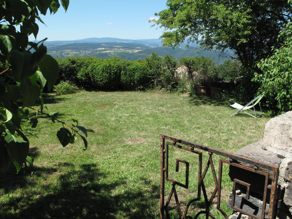 Gîte la Béraine à Saint-Bérain, ferme rénovée avec poêle à bois - Photo 31