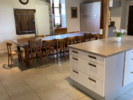 Grande Maison avec Piscine Chauffée à Bois Bertrand - Photo 11