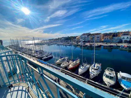 Location appartement à Mèze, Appartement lumineux à Mèze - 4 pers, 2 ch, Clim, Parking