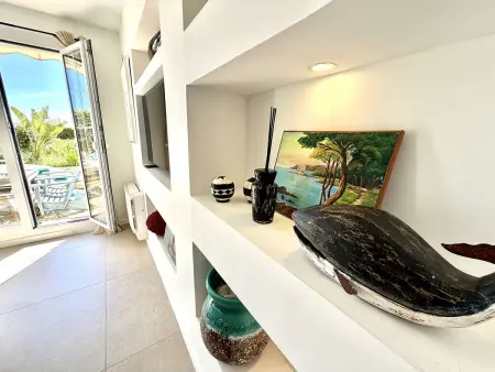 Appartement rénové avec terrasse et accès plage - Port Grimaud : photo 4
