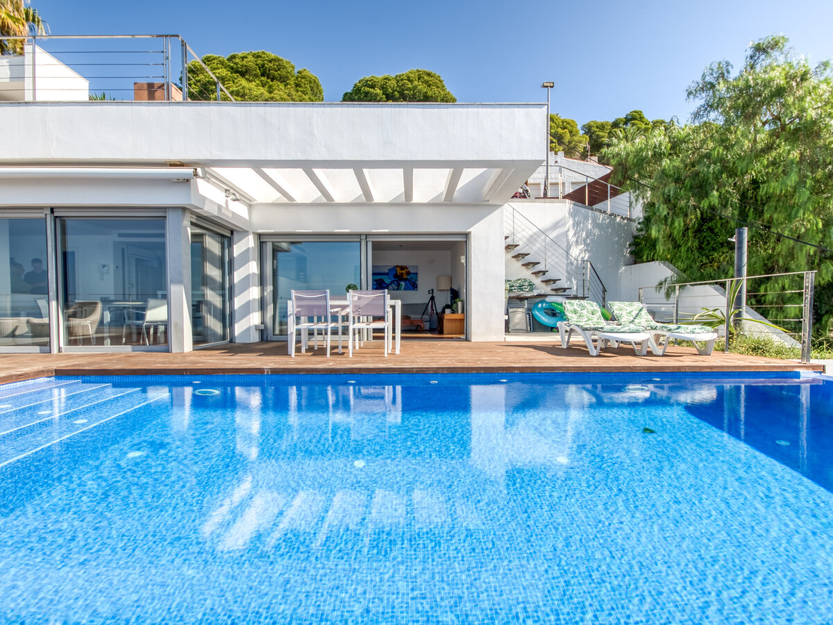 Villa 4 chambres avec piscine à débordement à Roses - Photo 4