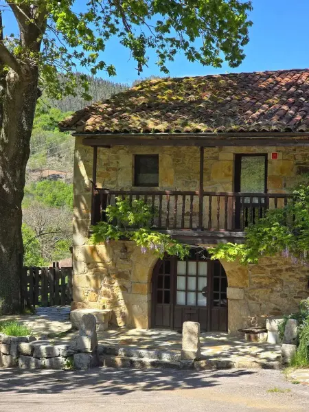 Location maison à Luena, Maison chaleureuse à Luena, 75 m² avec vue montagne