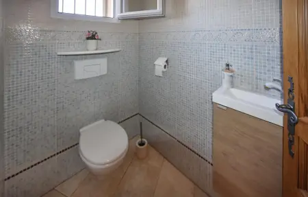 Maison 130 m² piscine et jacuzzi, Entraigues-sur-la-Sorgue : photo 19