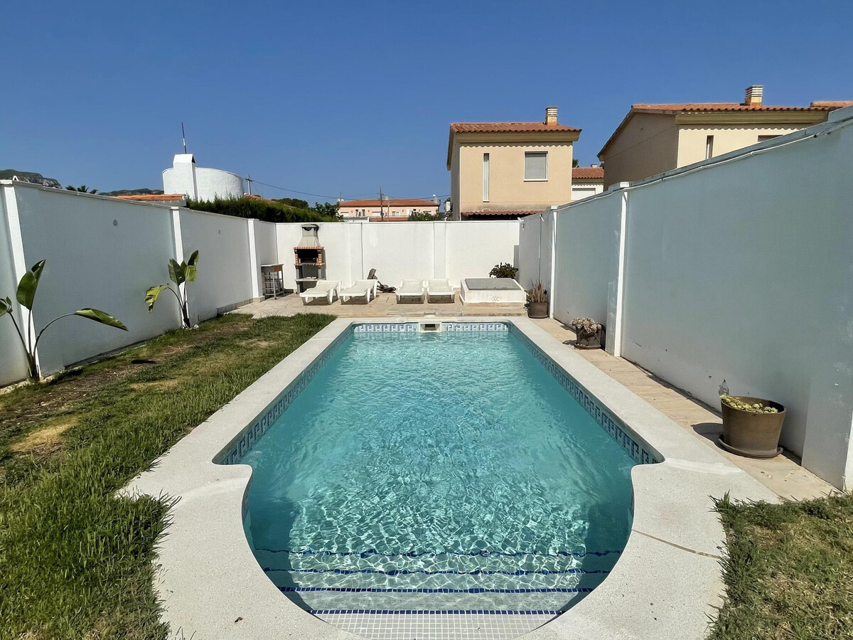 Villa 3 chambres avec piscine privée à Miami Platja - Photo 9