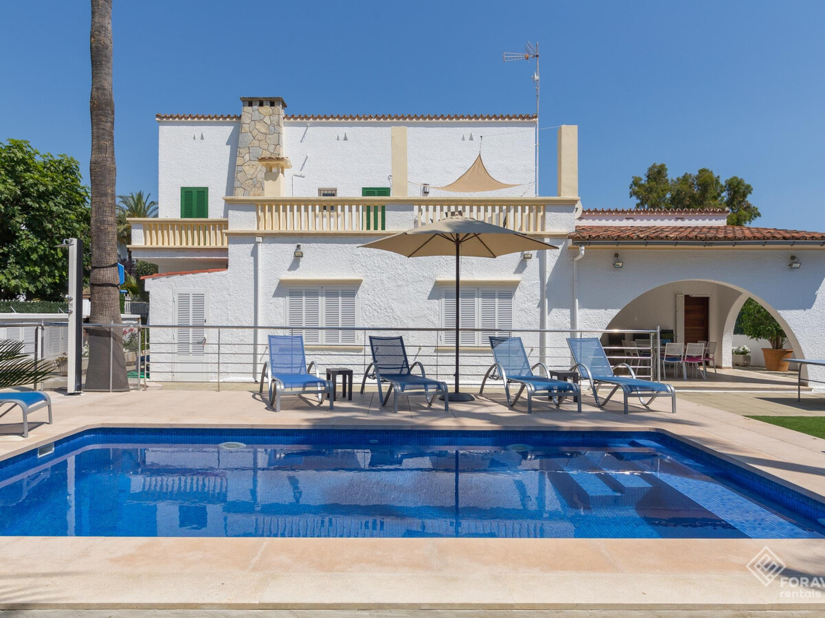 Villa 4 chambres avec piscine privée à 50m de la plage - Photo 1