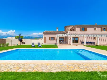 Location villa à Sa Pobla, Villa tranquille avec piscine et jardin à Sa Pobla