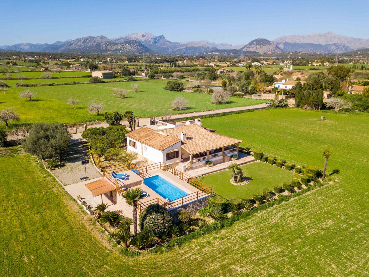 Finca Can Soler à Alcúdia : piscine, jardin & style majorquin - Photo 1