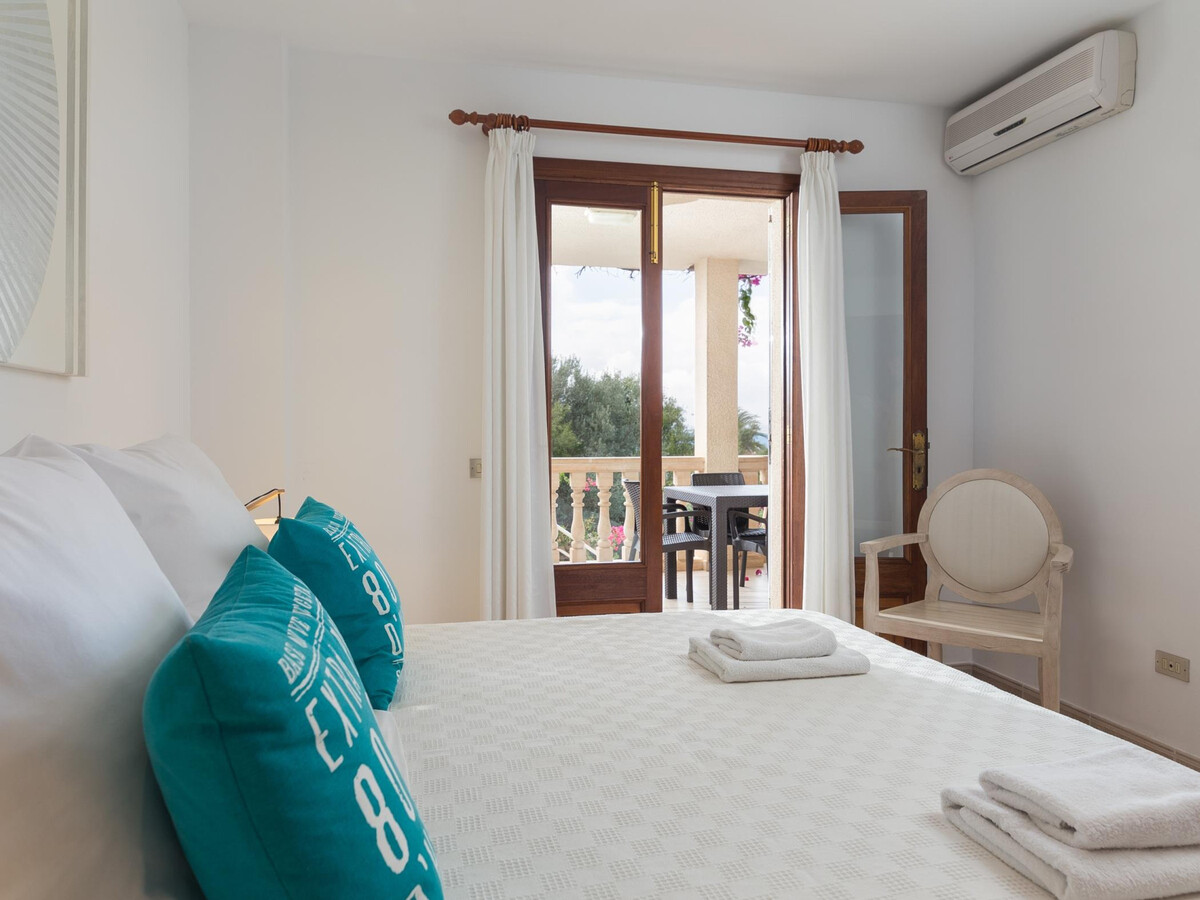 Villa 210 m² avec piscine et vue baie à Alcanada - Photo 9