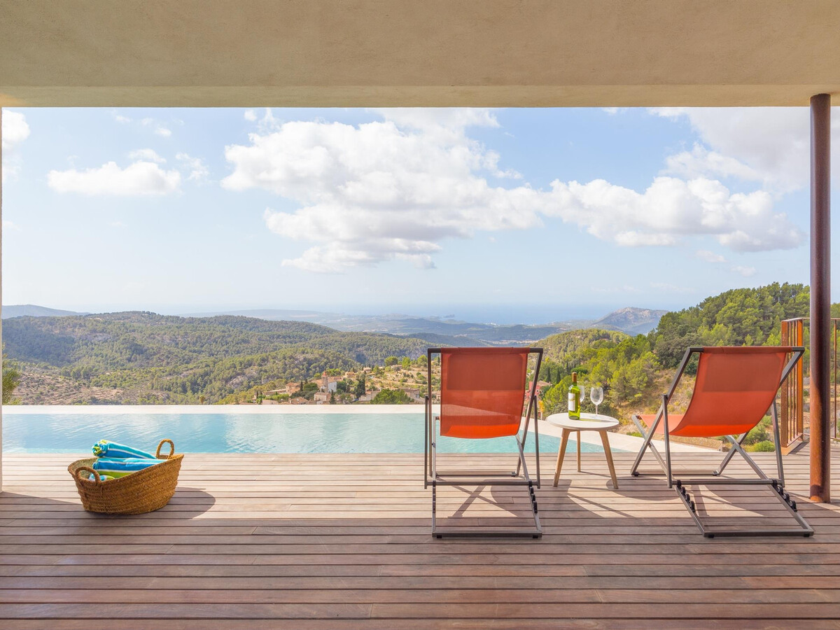 Villa moderne à Galilea, piscine débordement et Serra - Photo 1