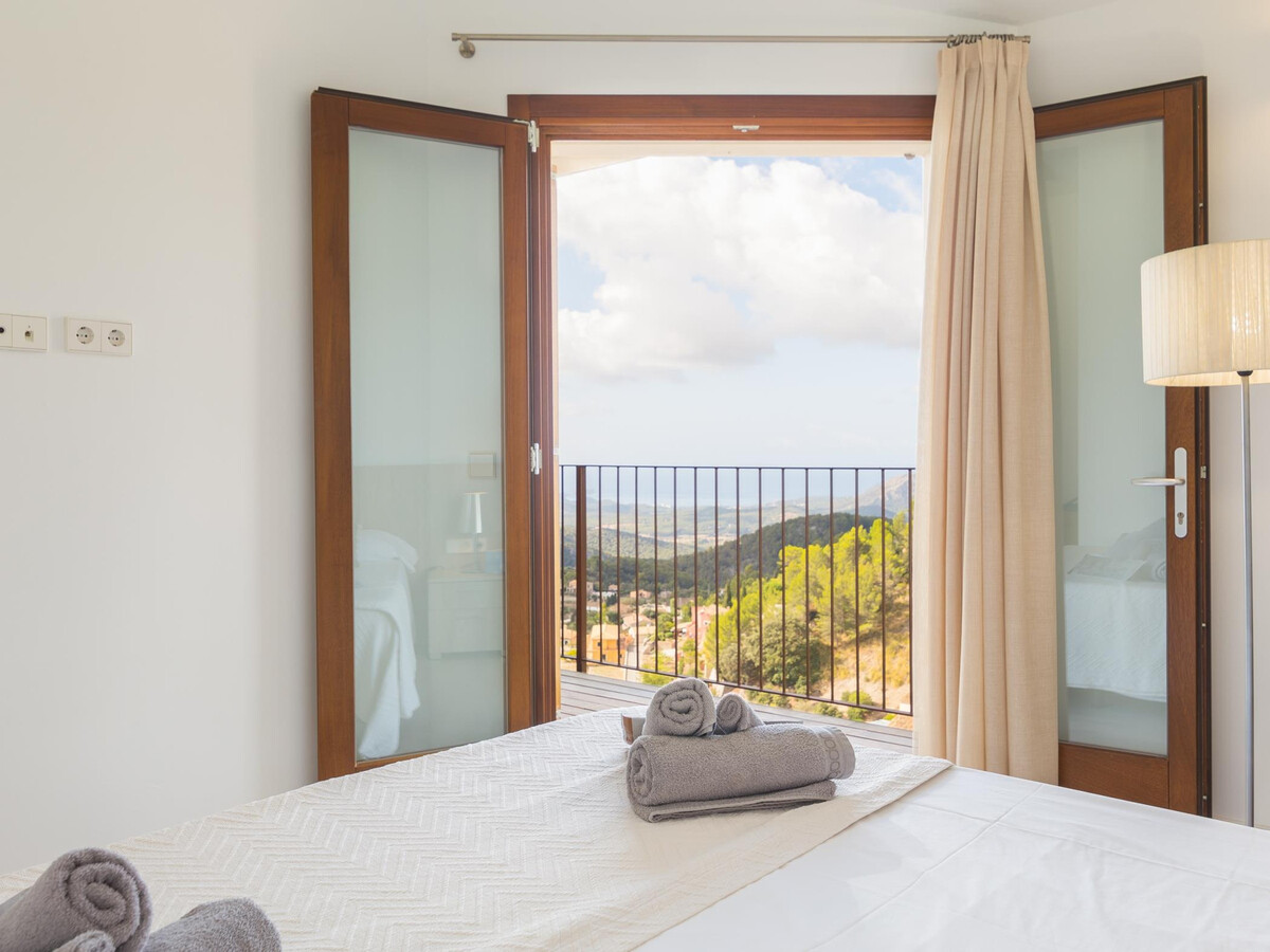 Villa moderne à Galilea, piscine débordement et Serra - Photo 12