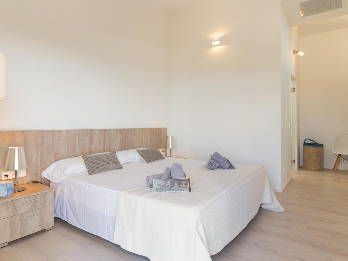 Villa moderne à Galilea, piscine débordement et Serra - Photo 13
